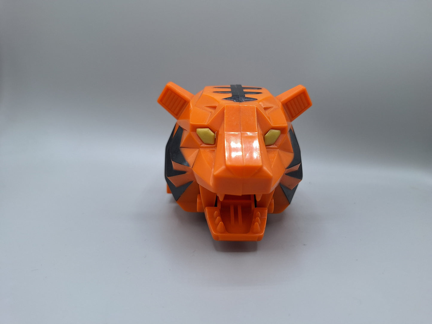 Tearin' Tiger War Chariot Good- Great Condition
