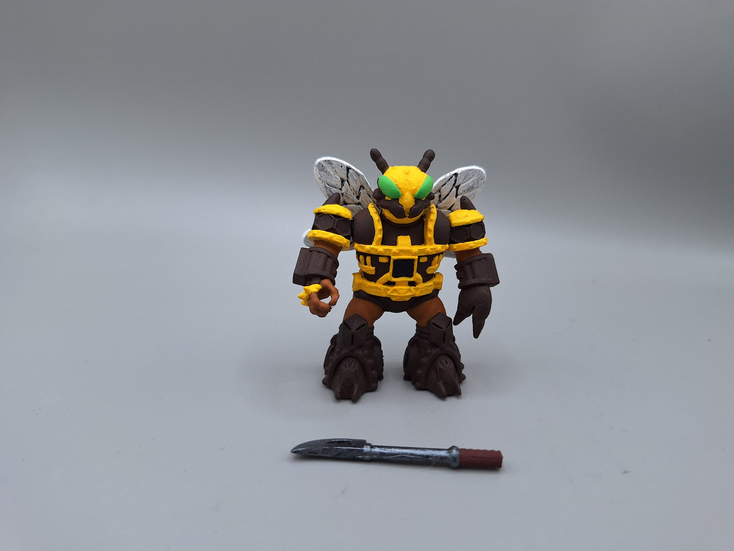 MOTU Buzz Off