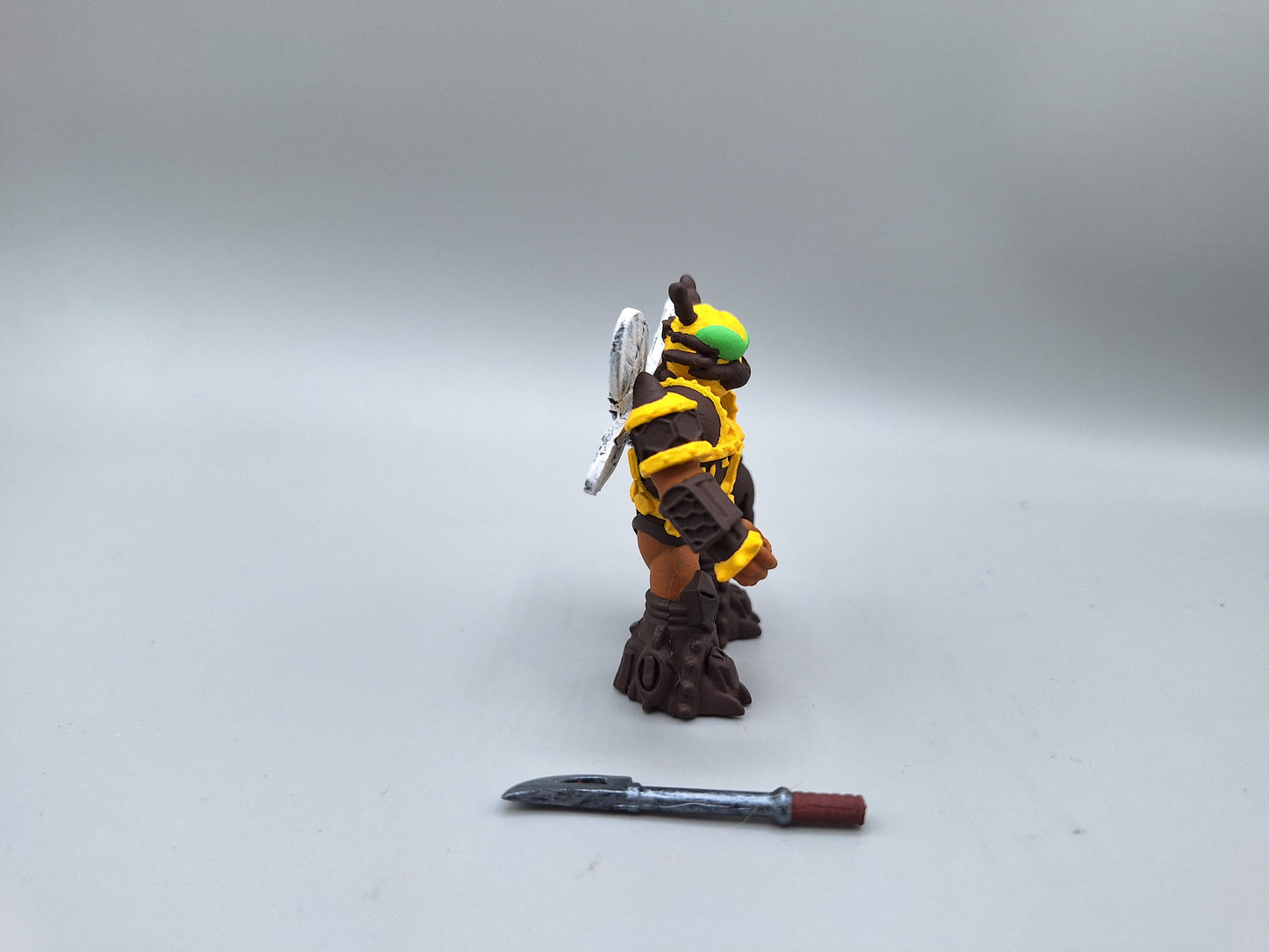 MOTU Buzz Off