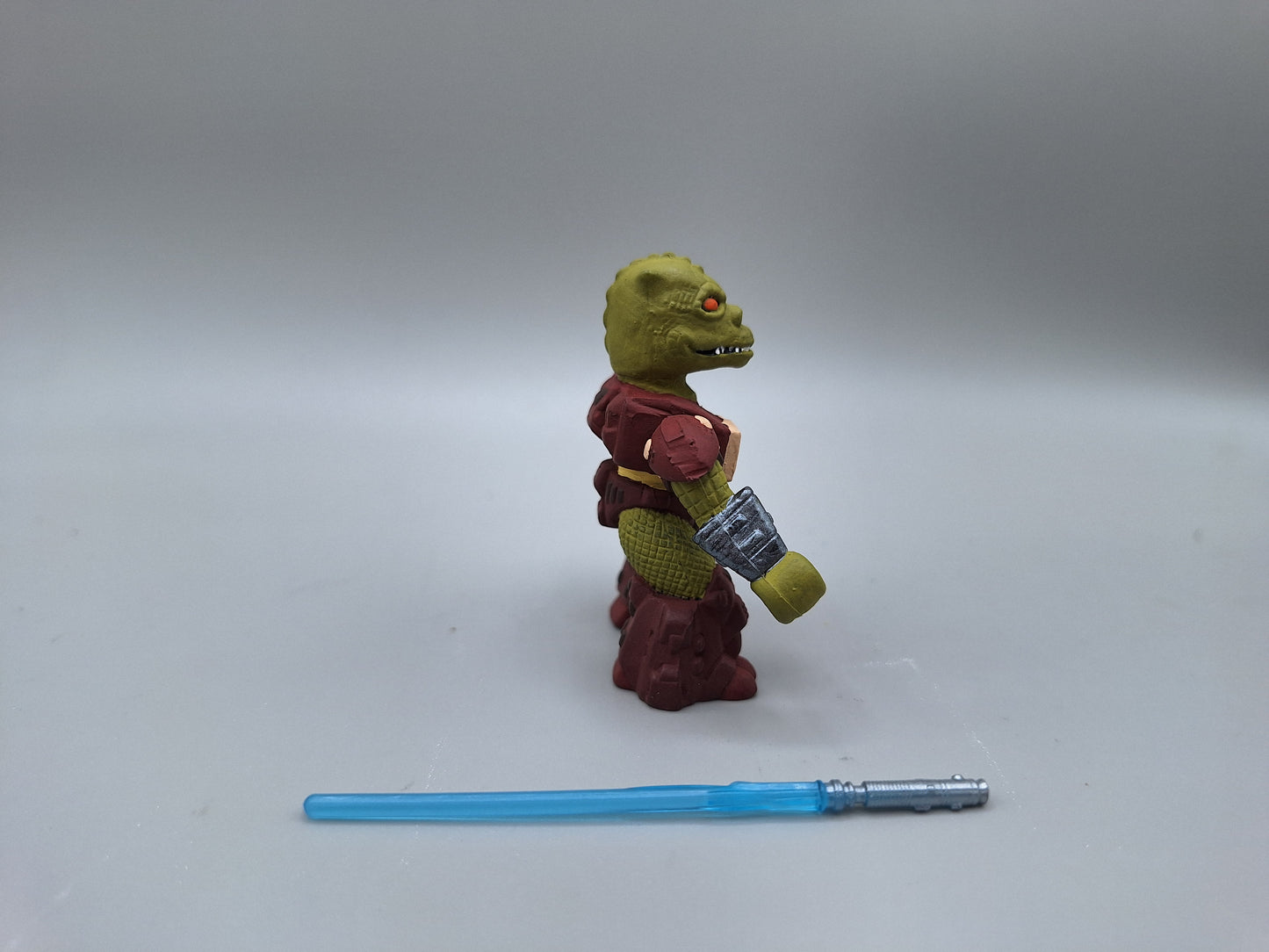 SW Tradoshan Jedi Sskeer